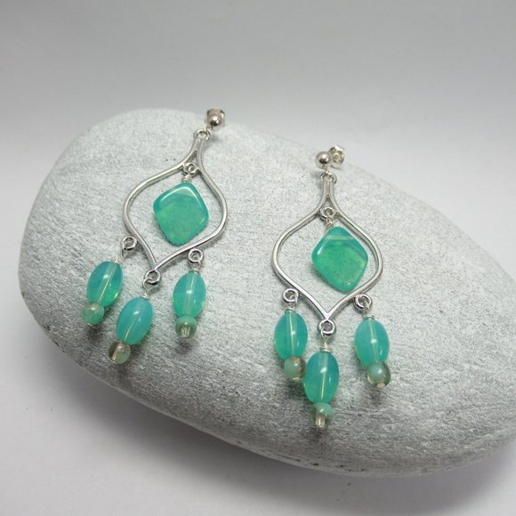 Uranium glass bead Chandelier earrings - Picture 2 of 9